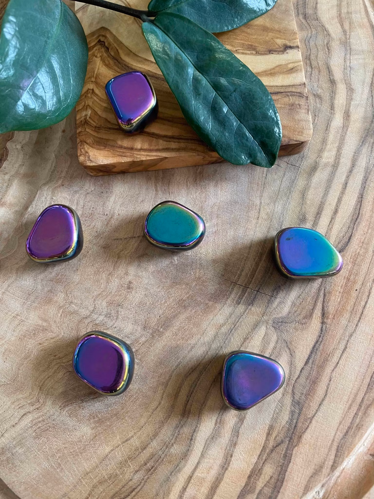 Trumlad regnbågs aura Hematit